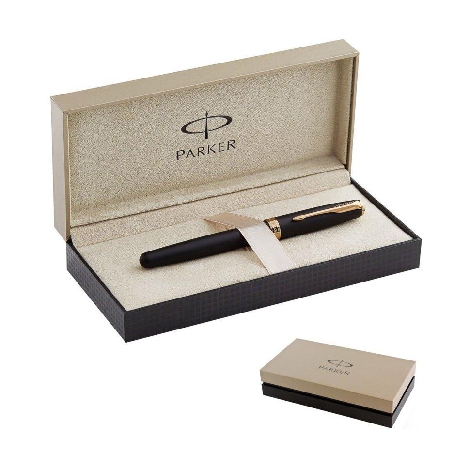 Hộp bút Parker chính hãng có kiểu dáng thiết kế lớn hơn, đẹp hơn.
