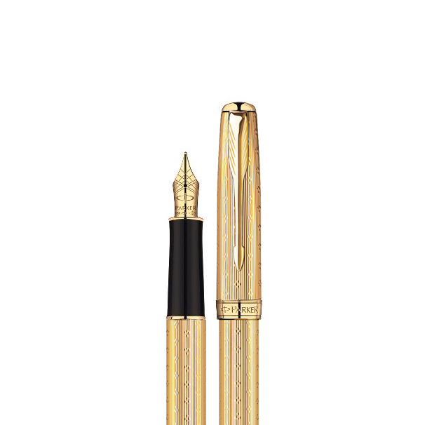 Bút máy Parker Sonnet mạ vàng sang trọng.